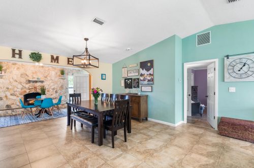 709 Dorchester St, Fort Pierce FL  34983-8762 exterior