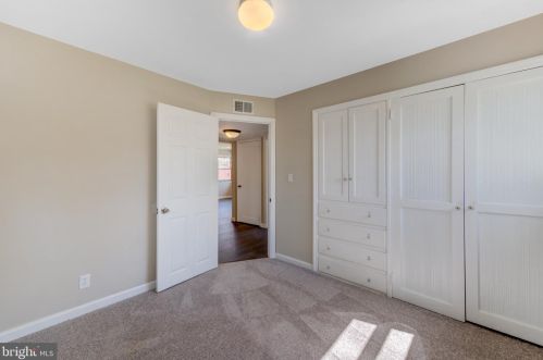 3 Scarsdale Ave, Trenton NJ  08618-1921 exterior