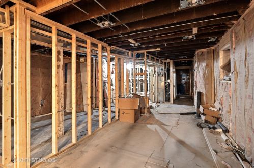 1637 Hamlin Ave, Chicago IL 60655-3914 exterior