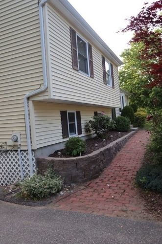 50 Tamarack Dr, Springfield MA 01129-1930 exterior