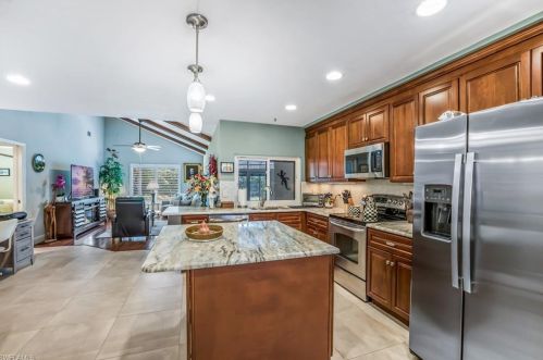 2232 Buckingham Ln, Naples FL exterior