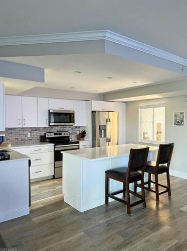 2711 Citrus Lake Dr, Naples, FL 34109-7664