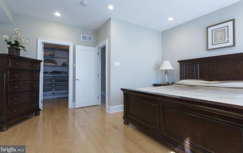 1026 Leithgow St, Philadelphia PA 19123-1421 exterior