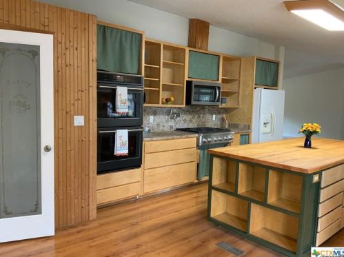 1000 Cherry Crk Blvd, Spring Branch TX 78070-6330 exterior