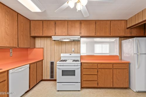 8301 28th Dr, Phoenix AZ 85051-8464 exterior