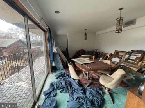 9 Cadwalader Dr, Trenton NJ 08618-0033 exterior