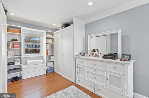 8213 Cooper St, Alexandria VA 22309-1052 exterior