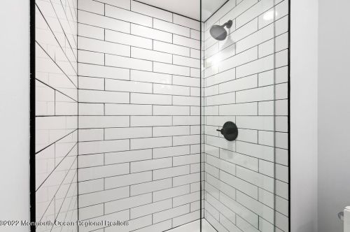 284 Pelican Rd, Middletown NJ 07748-3040 exterior