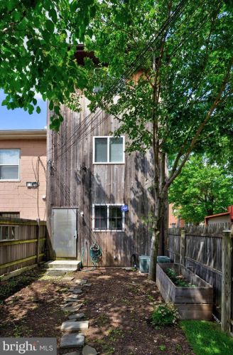 1627 5th St, Washington DC  20001-2440 exterior