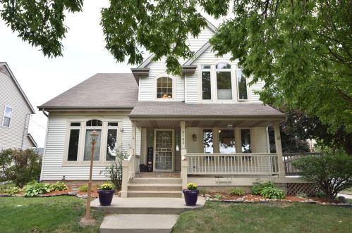 2102 Walnut St, Milwaukee WI 53205-1422 exterior