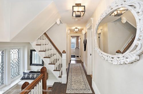 30 Broadway, East Freehold NJ 07728-1813 exterior