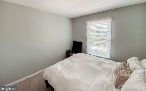 5817 Appleford Dr, Alexandria VA  22315-5625 exterior