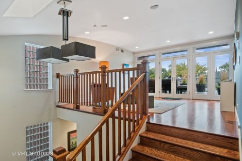 1708 Winnemac Ave, Chicago IL 60706-3427 exterior