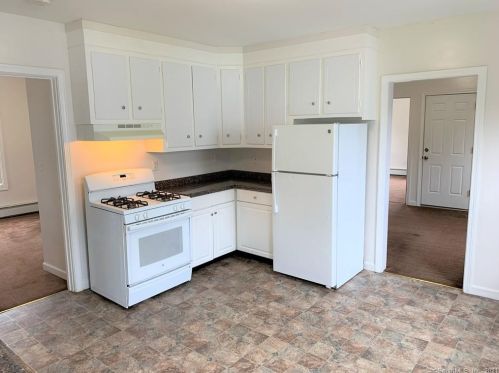 77 Ellis St, New Britain CT  06051-3424 exterior