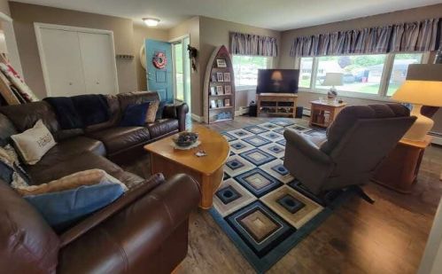 1849 Lawnel Ave, Meskegon MI 49441-3743 exterior