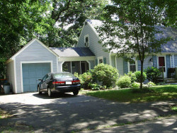10 Alexander Rd, Newton, MA 02461-1831