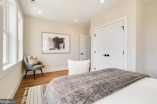 4215 16th St, Washington DC  20011-7005 exterior