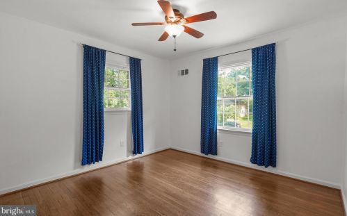 18011 Ml Crk Dr, Rockville MD 20855-1023 exterior