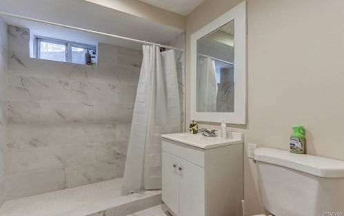 24 Vondran St, Huntington Station NY 11746-2548 exterior