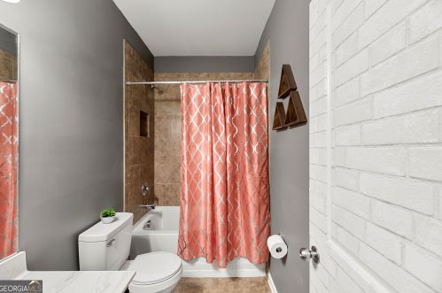 3940 Kingfisher Dr, Atlanta GA exterior