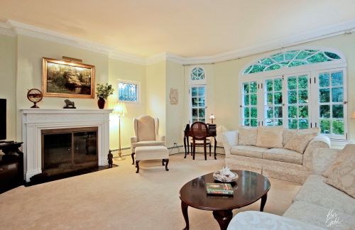 1212 Sheridan Rd, Waukegan IL 60085-4089 exterior