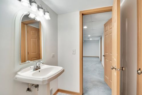 819 Duvall Dr, Bull Valley IL 60098-7019 exterior