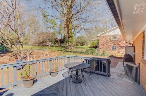 4066 Spg Mdw Rd, Tucker GA 30084-2165 exterior