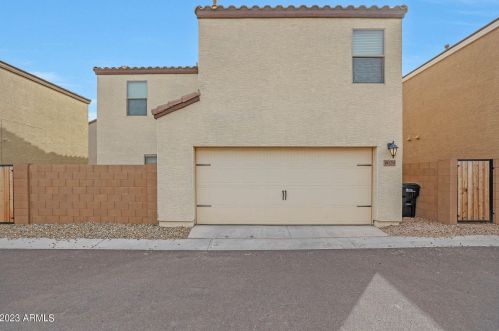 8029 Albeniz Pl, Phoenix AZ  85043 exterior