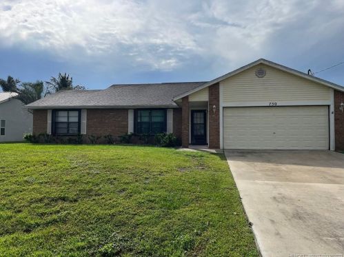 750 College Park Rd, Fort Pierce FL 34953-3334 exterior