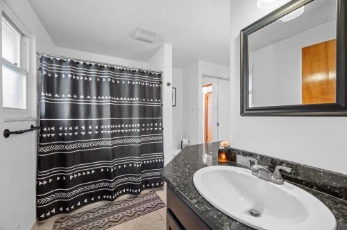 1300 Blue Jay Dr, Pittsburgh PA  15243-1206 exterior