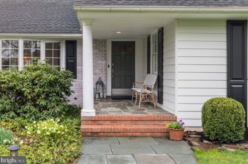 32 Evergreen Cir, Princeton, NJ 08540-4028