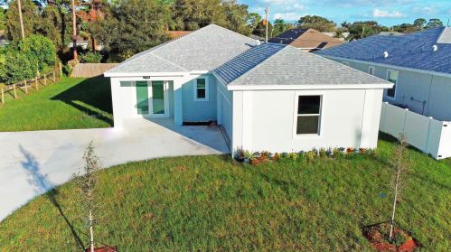 1749 California Blvd, Fort Pierce FL 34953-1159 exterior