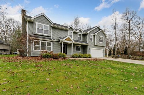 925 Polvadera St, Commerce Township MI  48382-3857 exterior