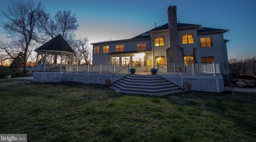 15529 Holly Grove Rd, Silver Spring MD 20905-3815 exterior