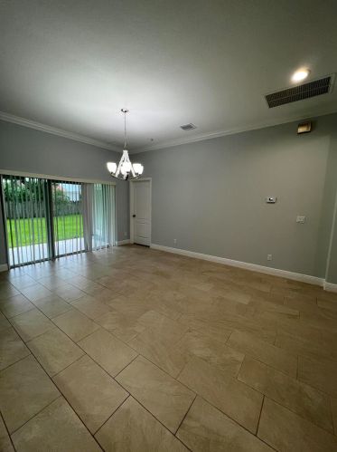 722 Thornhill Dr, Fort Pierce FL  34983-3856 exterior