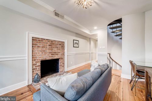 527 Wilkes St, Alexandria VA  22314-3723 exterior