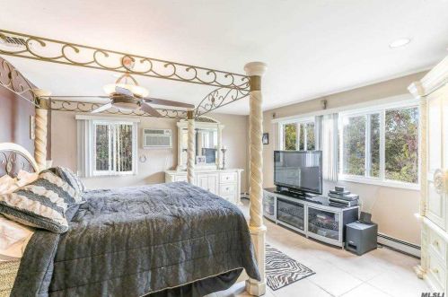 50 Annandale Rd, Commack NY 11725-1746 exterior