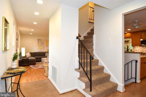 6608 Garrett Rd, Rockville, MD 20855-1510