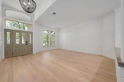 10074 Circleview Dr, Austin TX  78733-6302 exterior