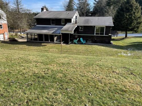 525 Dorseyville Rd, Pittsburgh PA  15238-1651 exterior