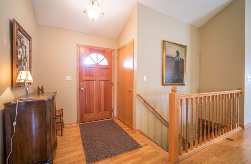 4255 98th St, Milwaukee, WI 53228-2176