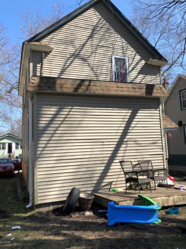 1431 Church St, Kalamazoo, MI 49007-2545