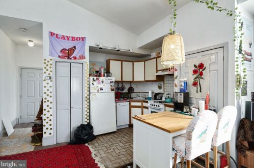 920 4 St, Philadelphia PA 19147-4104 exterior