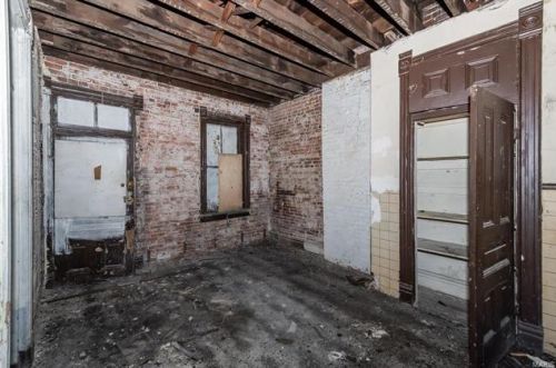 2635 Chippewa St, Saint Louis MO 63118-3835 exterior