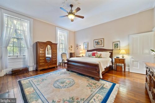 1016 Clinton St, Philadelphia PA 19107-6017 exterior