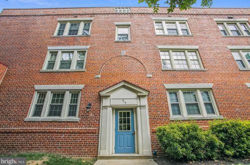 515 Bashford Ln, Alexandria, VA 22314-1131