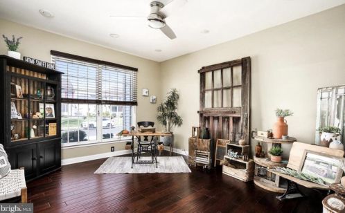 17 Fieldcrest Dr, Columbus NJ  08022-1959 exterior