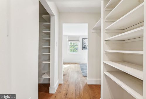 131 Bainbridge St, Philadelphia PA 19147-1810 exterior