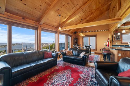 517 6 St, Duluth MN 55806-2411 exterior