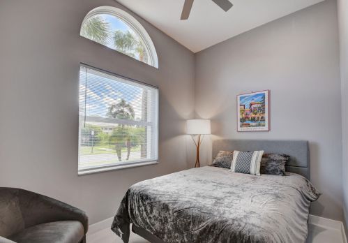 11946 Fountainside Cir, Boynton Beach FL 33437-4924 exterior